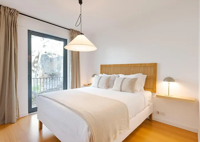 Penthouse For The Lovers - Castle View & Parking דירה