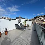 Penthouse For The Lovers - Castle View & Parking *